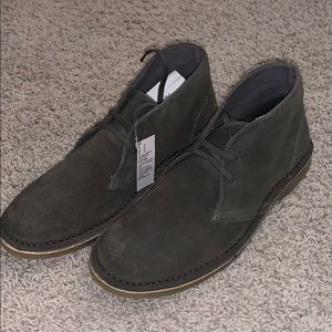 Men’s grey suede boots